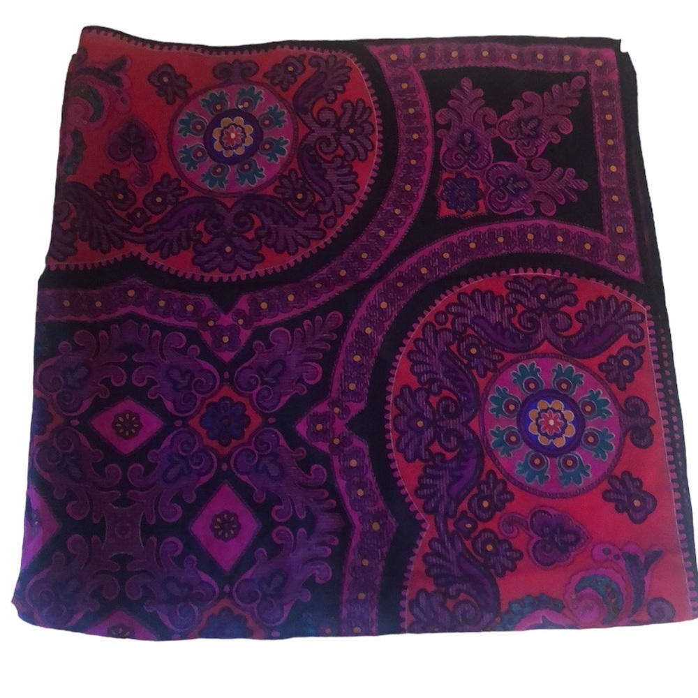 Beautiful Patterned Scarf - image 5